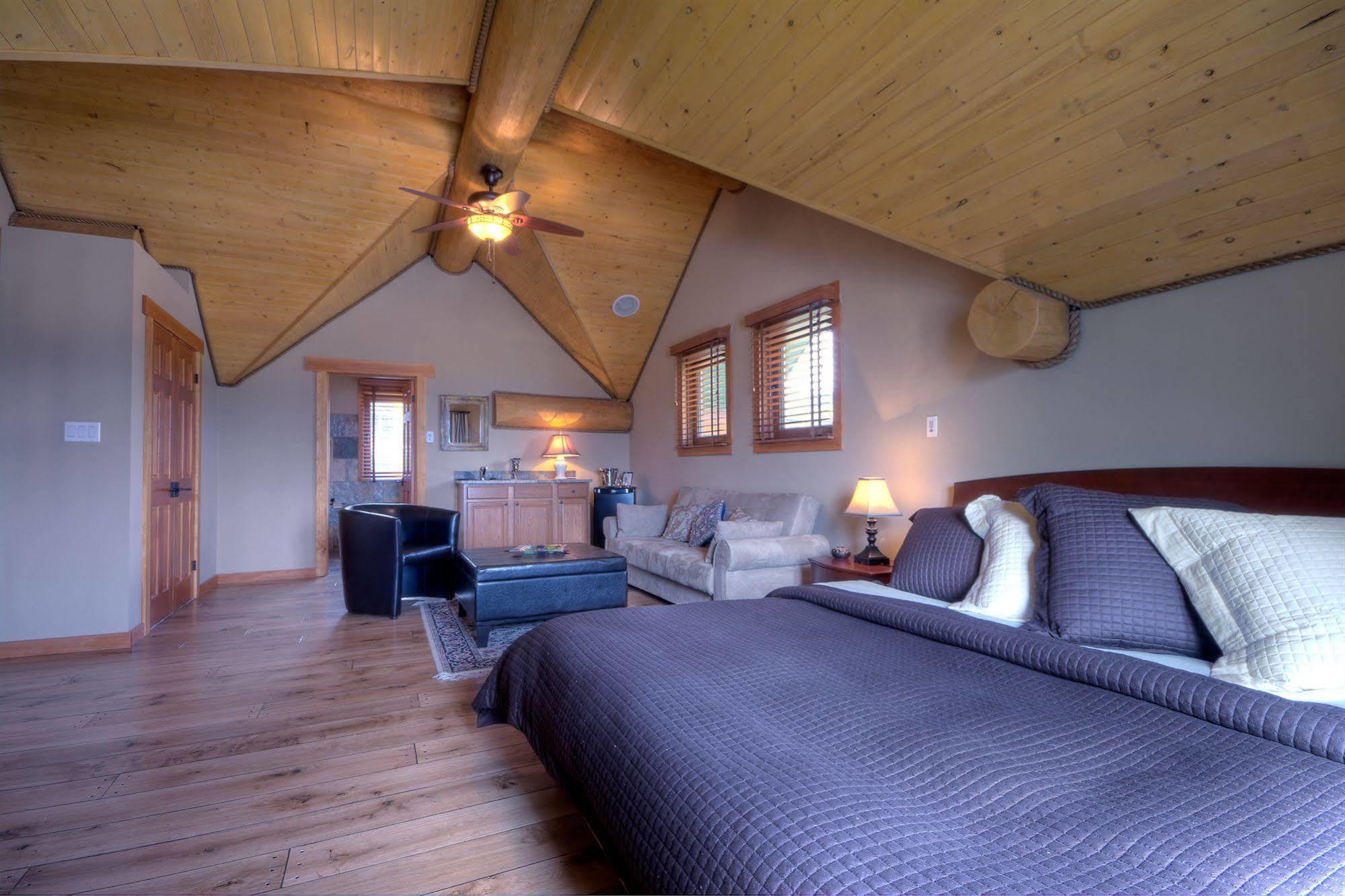 A Okanagan Lakeview Inn Келоуна Екстер'єр фото