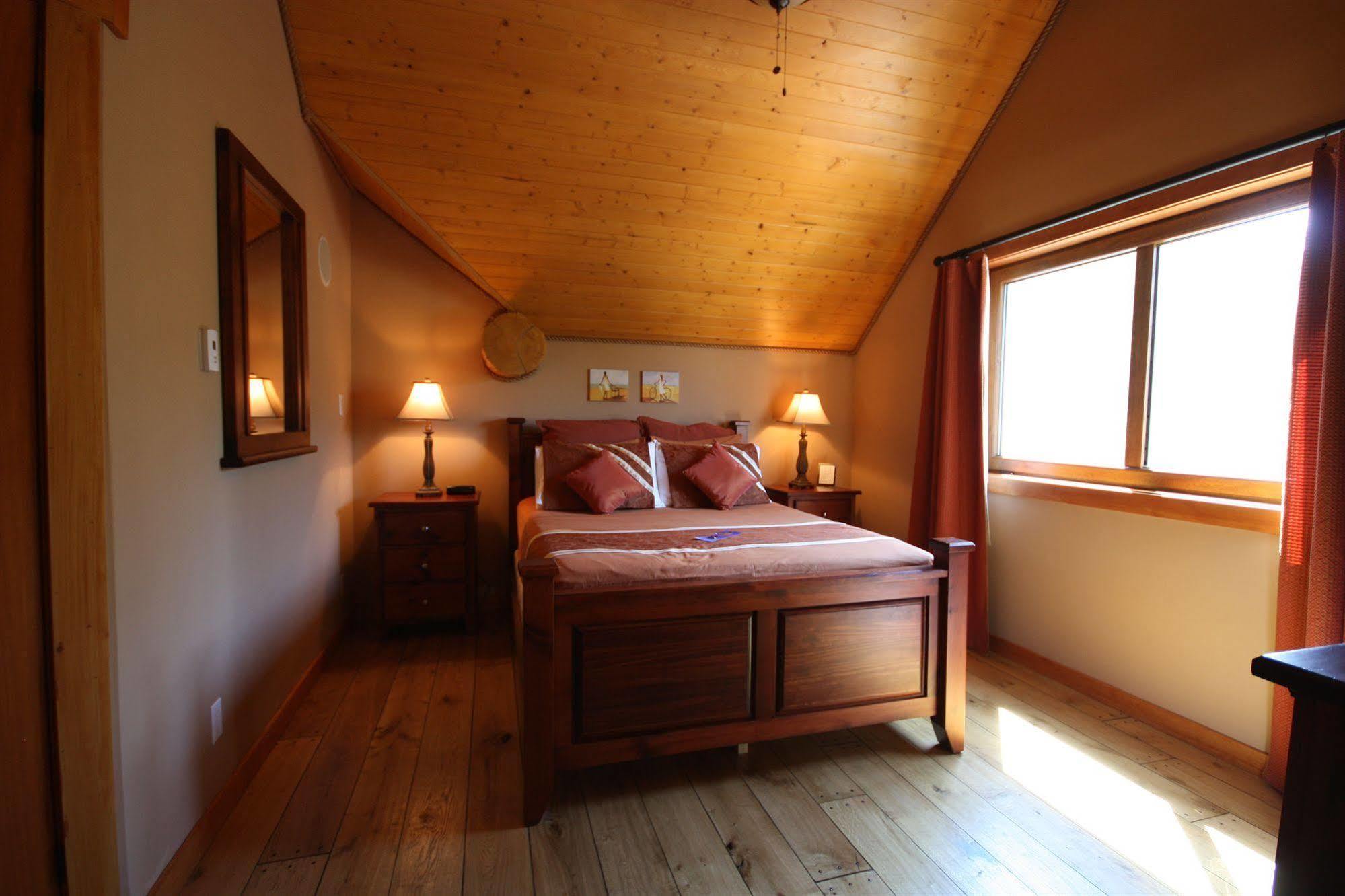 A Okanagan Lakeview Inn Келоуна Екстер'єр фото