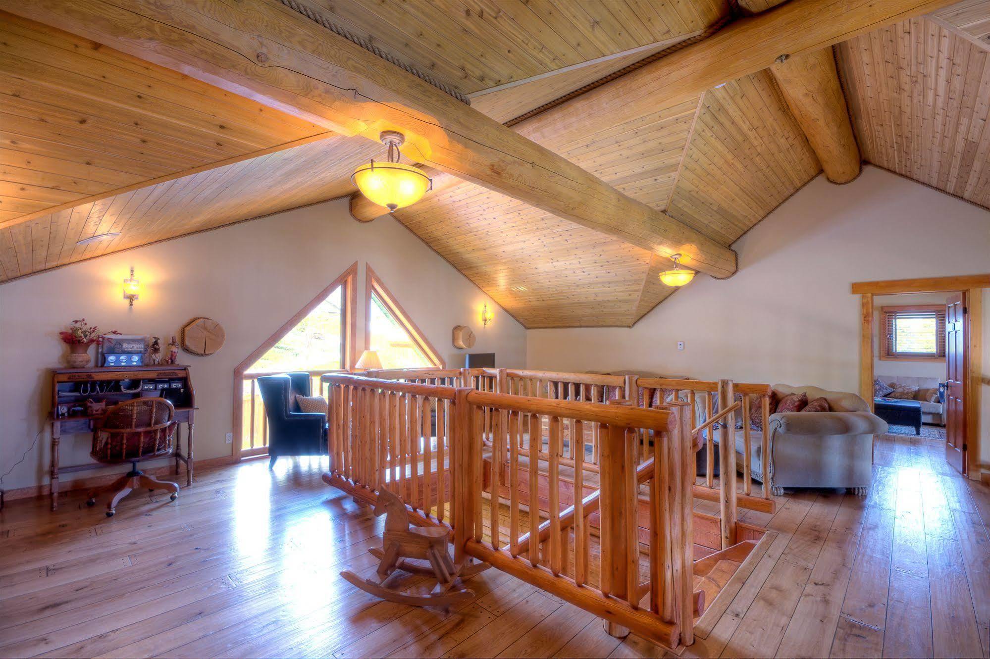 A Okanagan Lakeview Inn Келоуна Екстер'єр фото