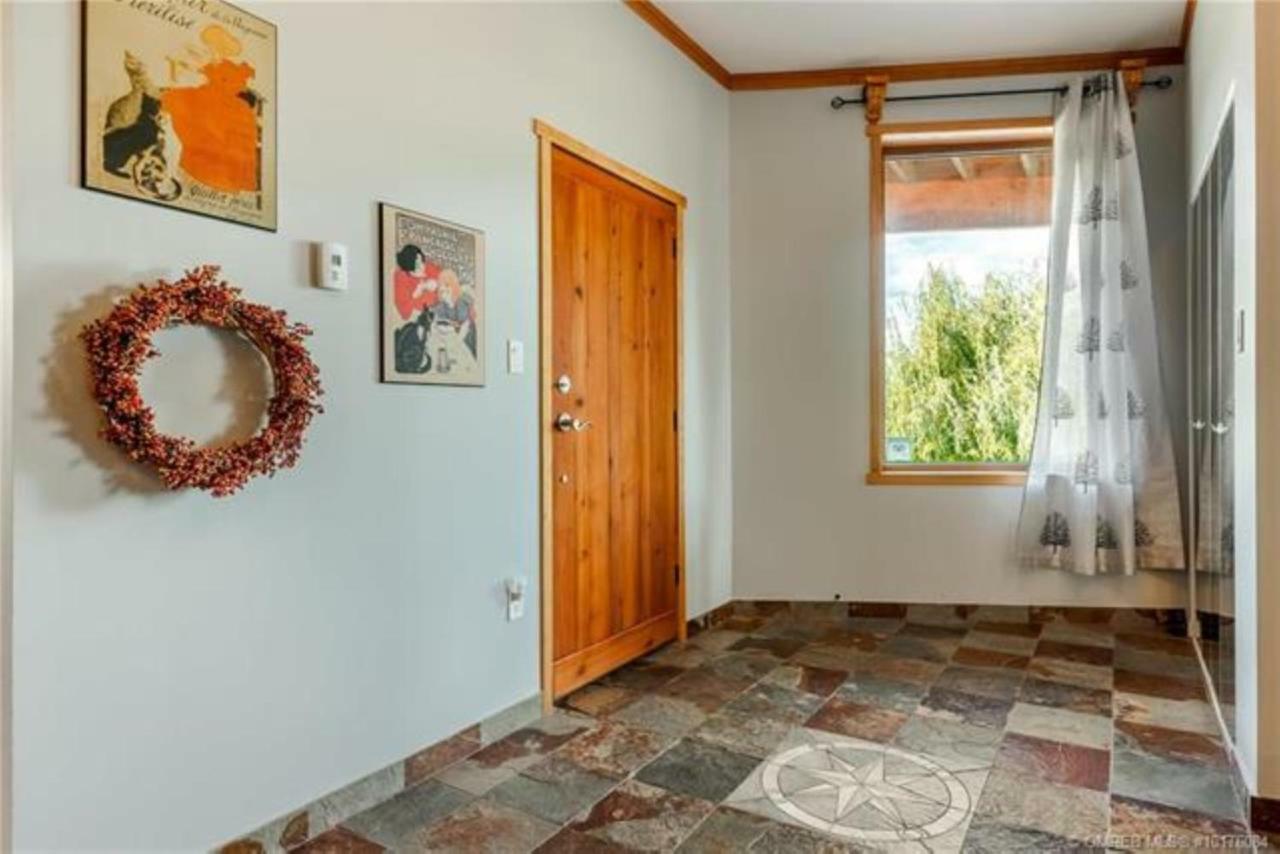 A Okanagan Lakeview Inn Келоуна Екстер'єр фото